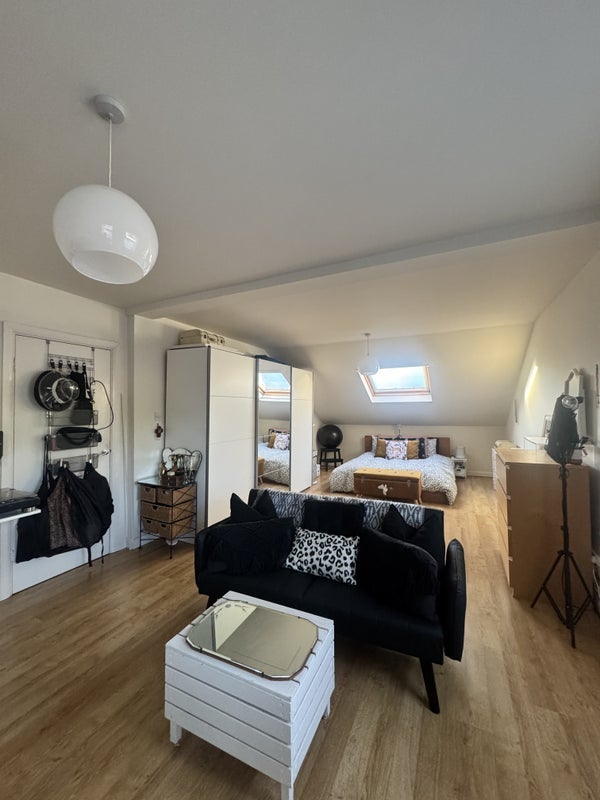 Room Seal Street in Greater London