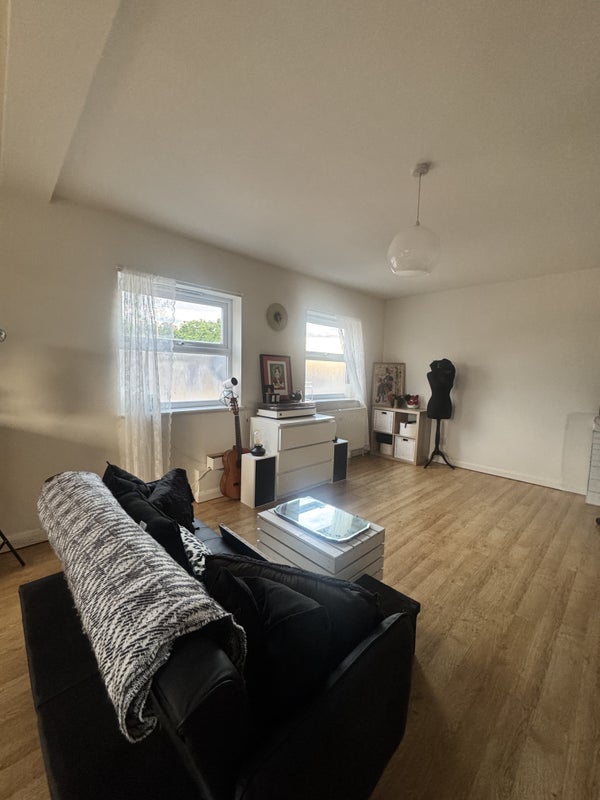Room Seal Street in Greater London