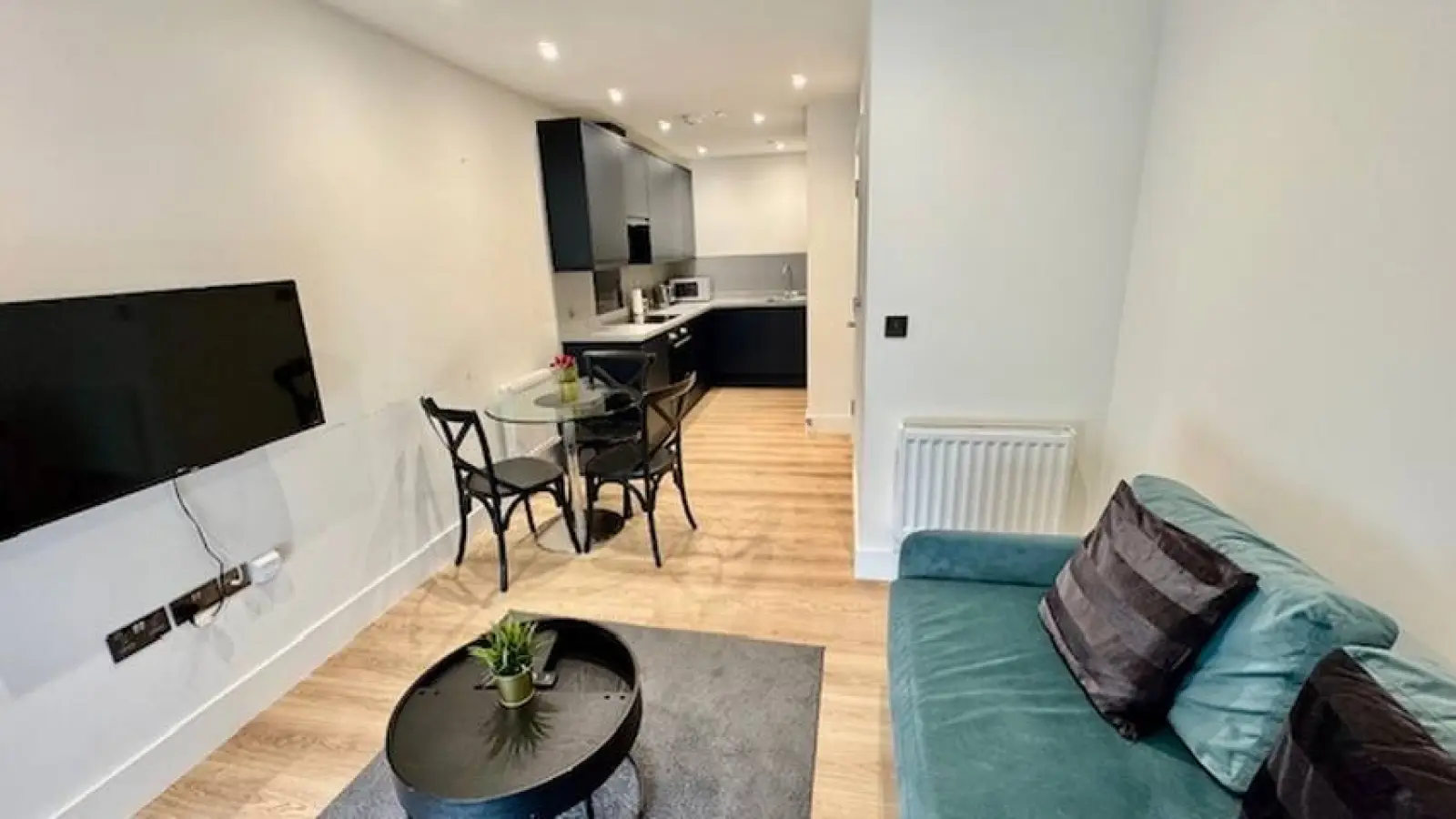 Flat Covent Garden Piazza in City of Westminster
