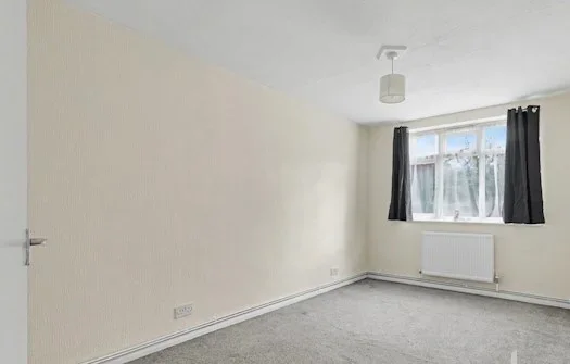 Flat Colliers Water Lane in Greater London