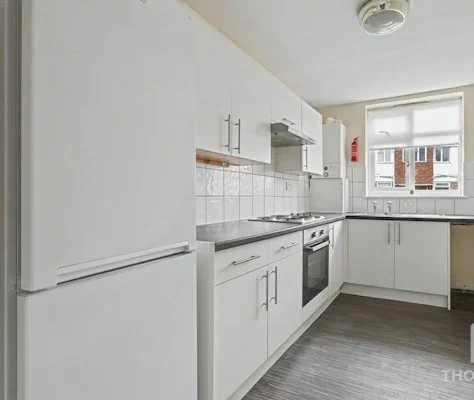 Flat Colliers Water Lane in Greater London