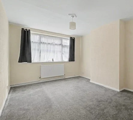 Flat Colliers Water Lane in Greater London