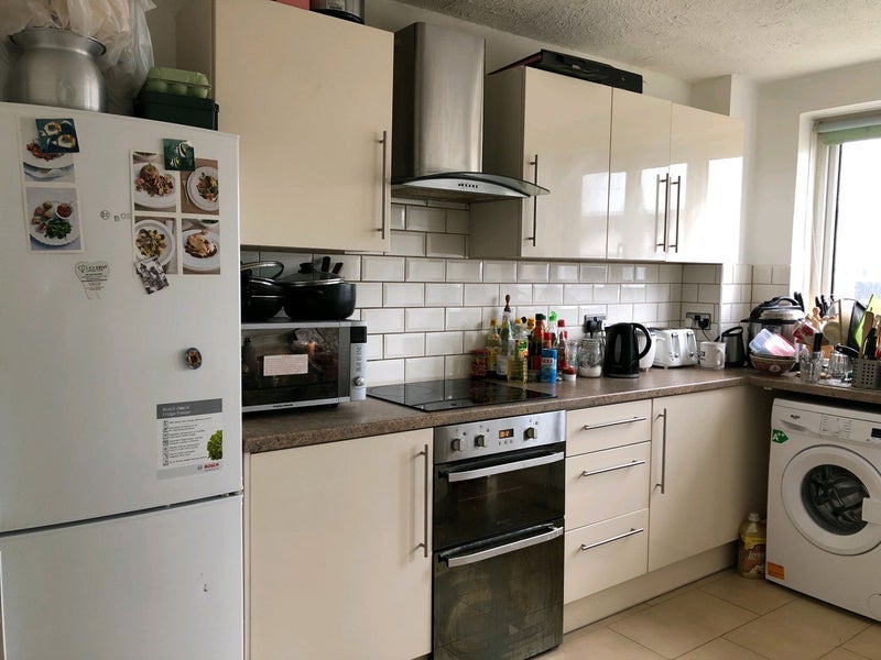 Room Roserton Street in Greater London