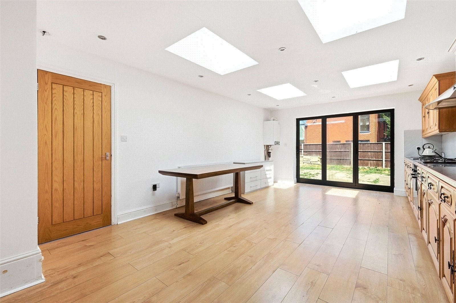 Flat Aldersbrook Road in Greater London