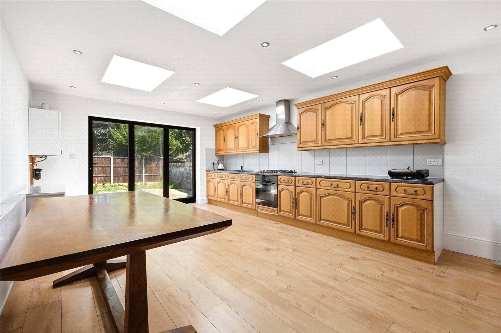 Flat Aldersbrook Road in Greater London