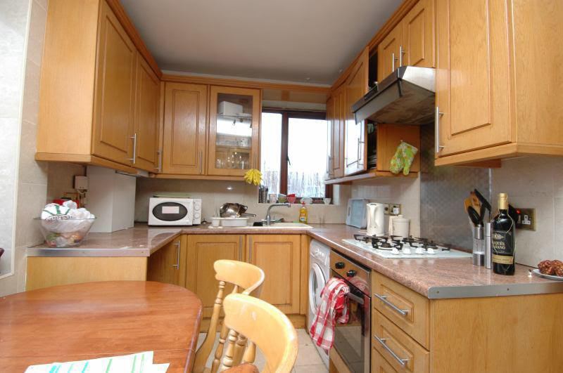 Room Burder Close in Greater London