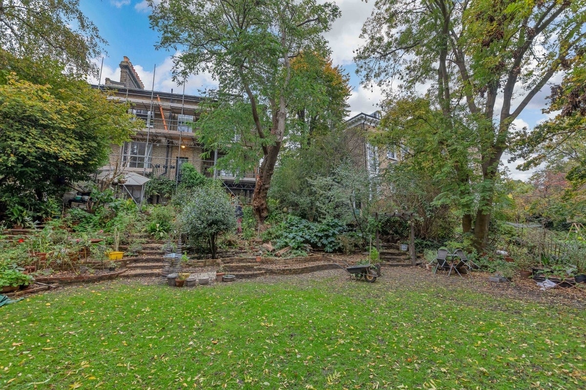 Flat Granville Park in Greater London