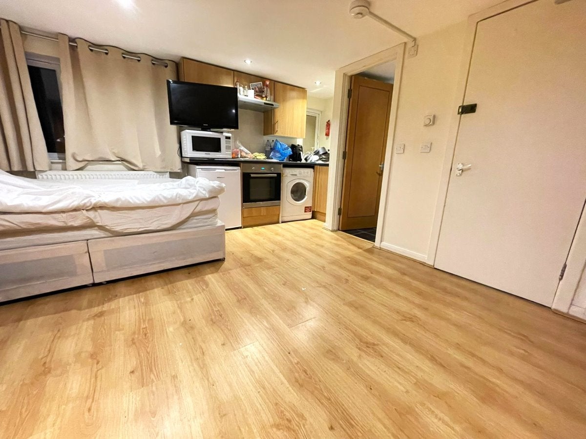 Flat Cullington Close in Greater London