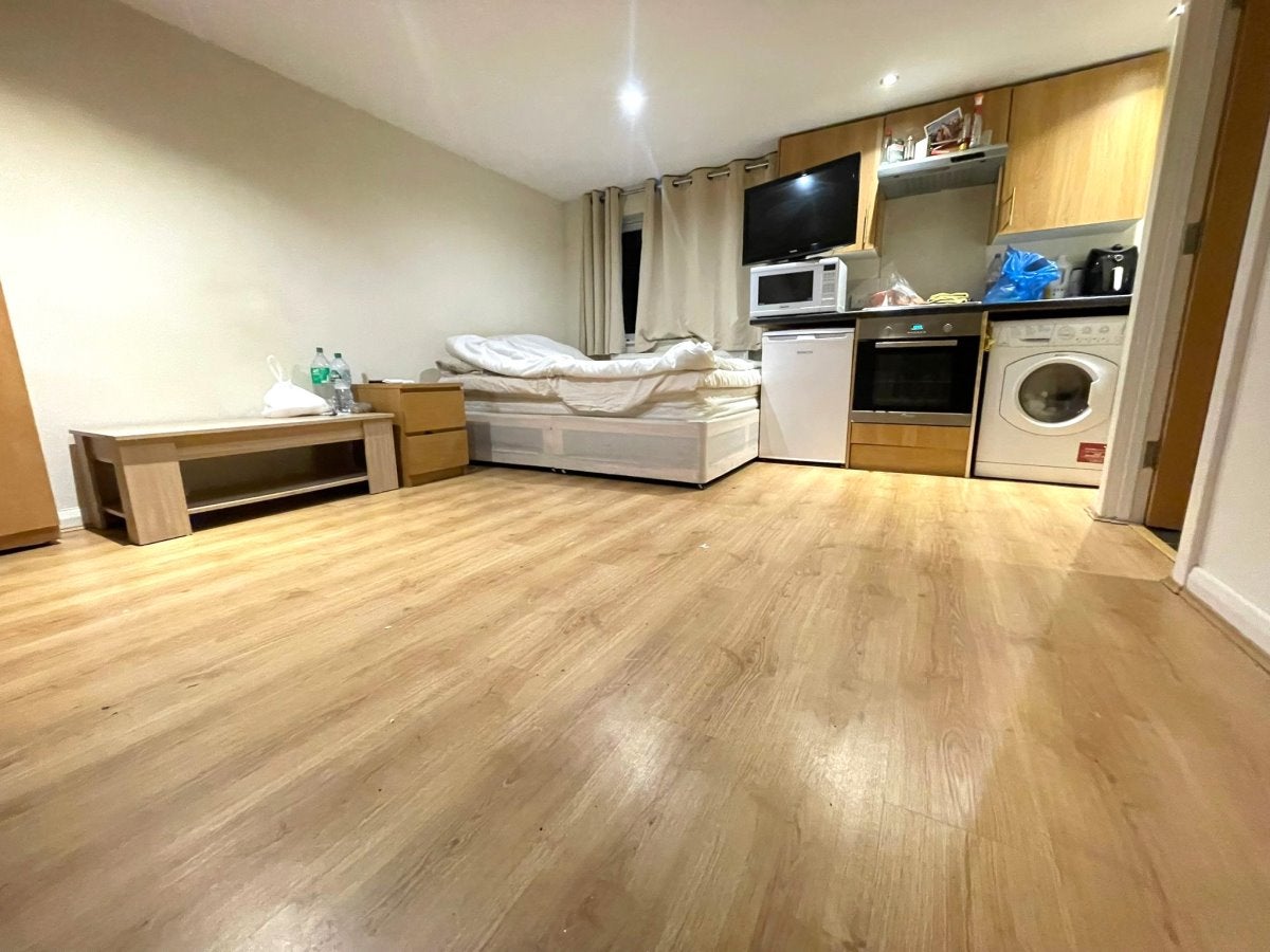 Flat Cullington Close in Greater London