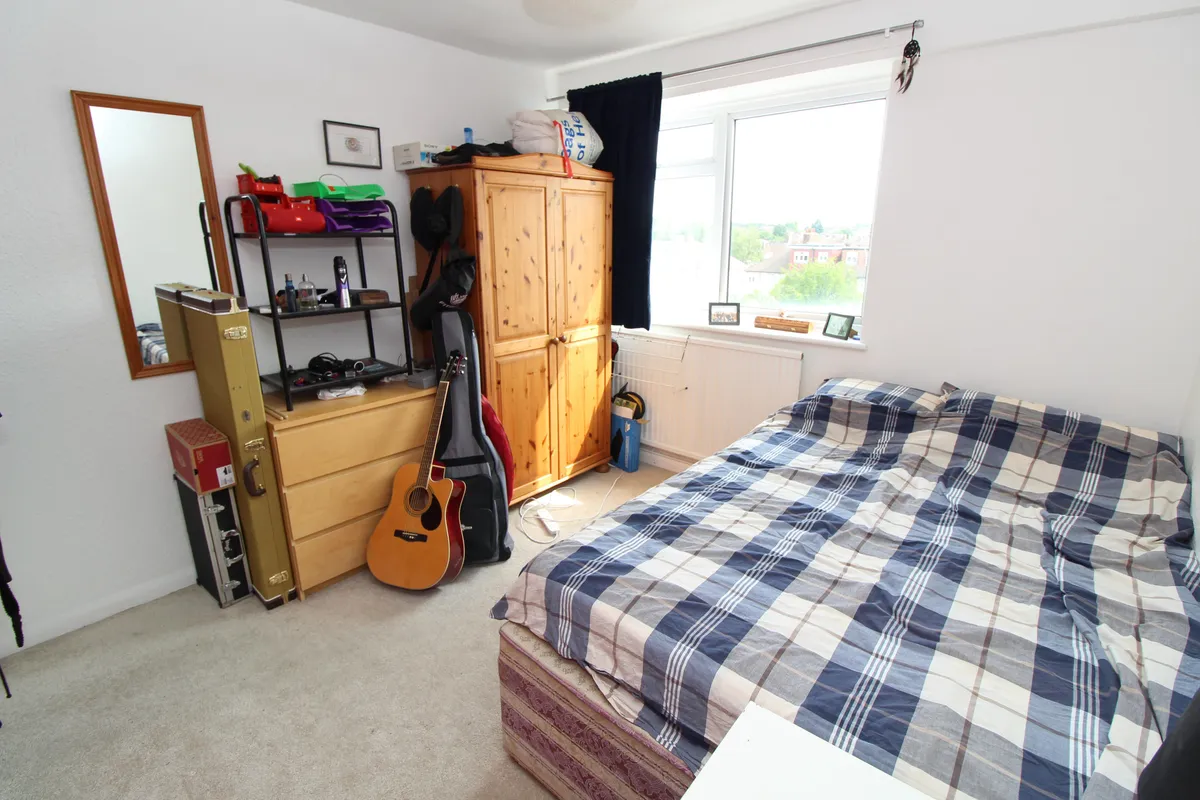 Flat Grand Drive in Greater London