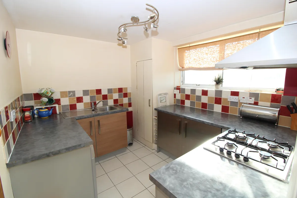 Flat Grand Drive in Greater London
