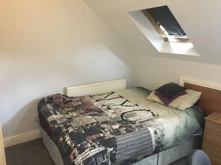 Room Widdin Street in Greater London