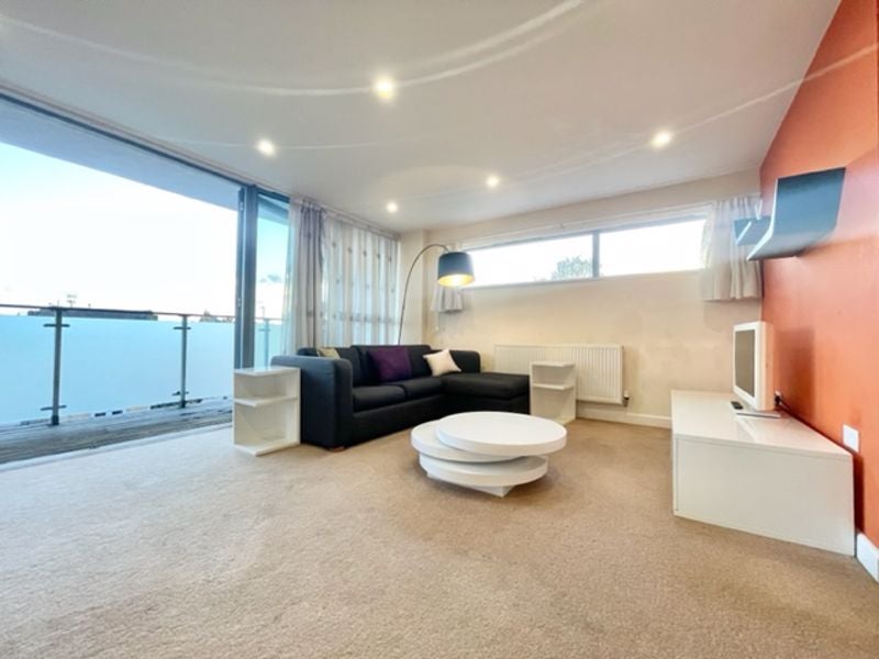 Flat Dragonfly Close in Greater London