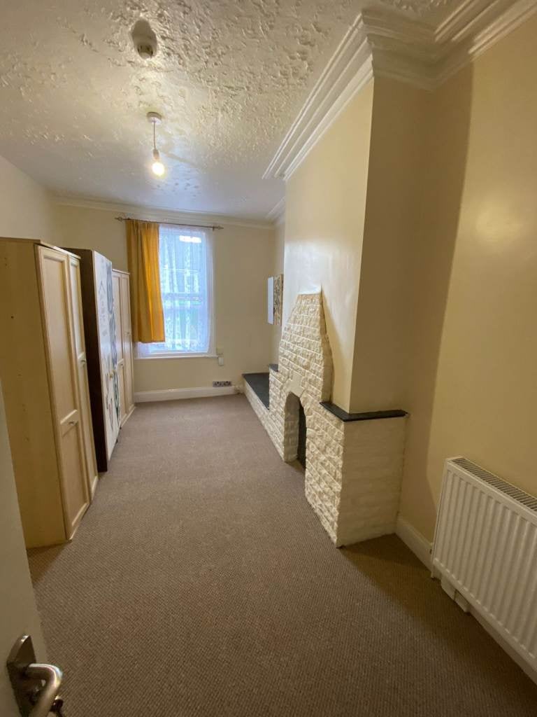 Room Gloucester Road in Bristol