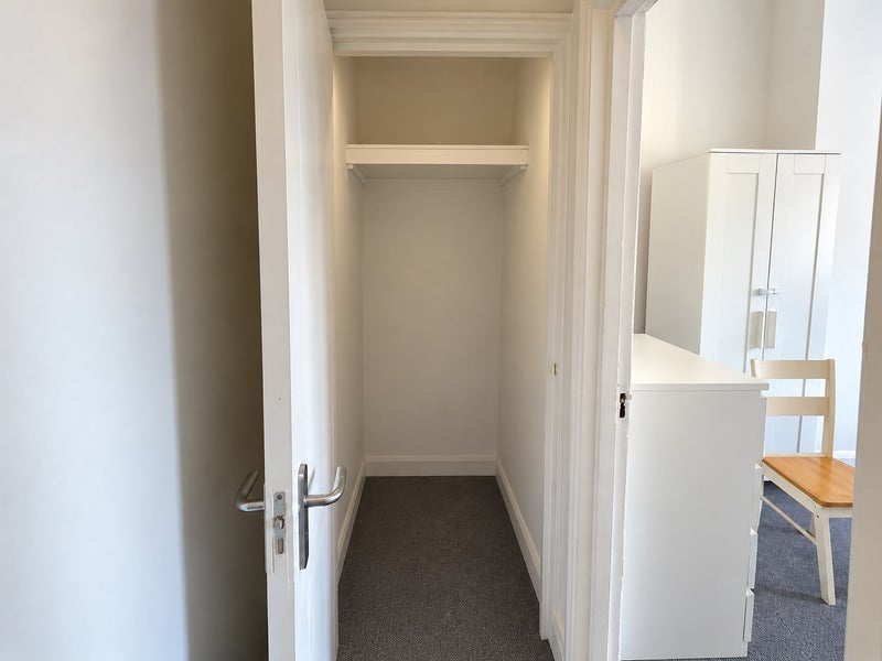 Flat Streatham High Road in Greater London
