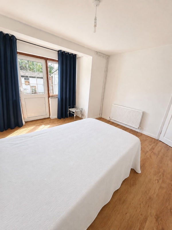 Room Brockenhurst Way in Greater London