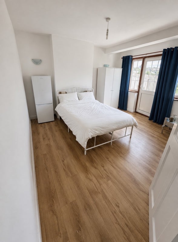 Room Brockenhurst Way in Greater London