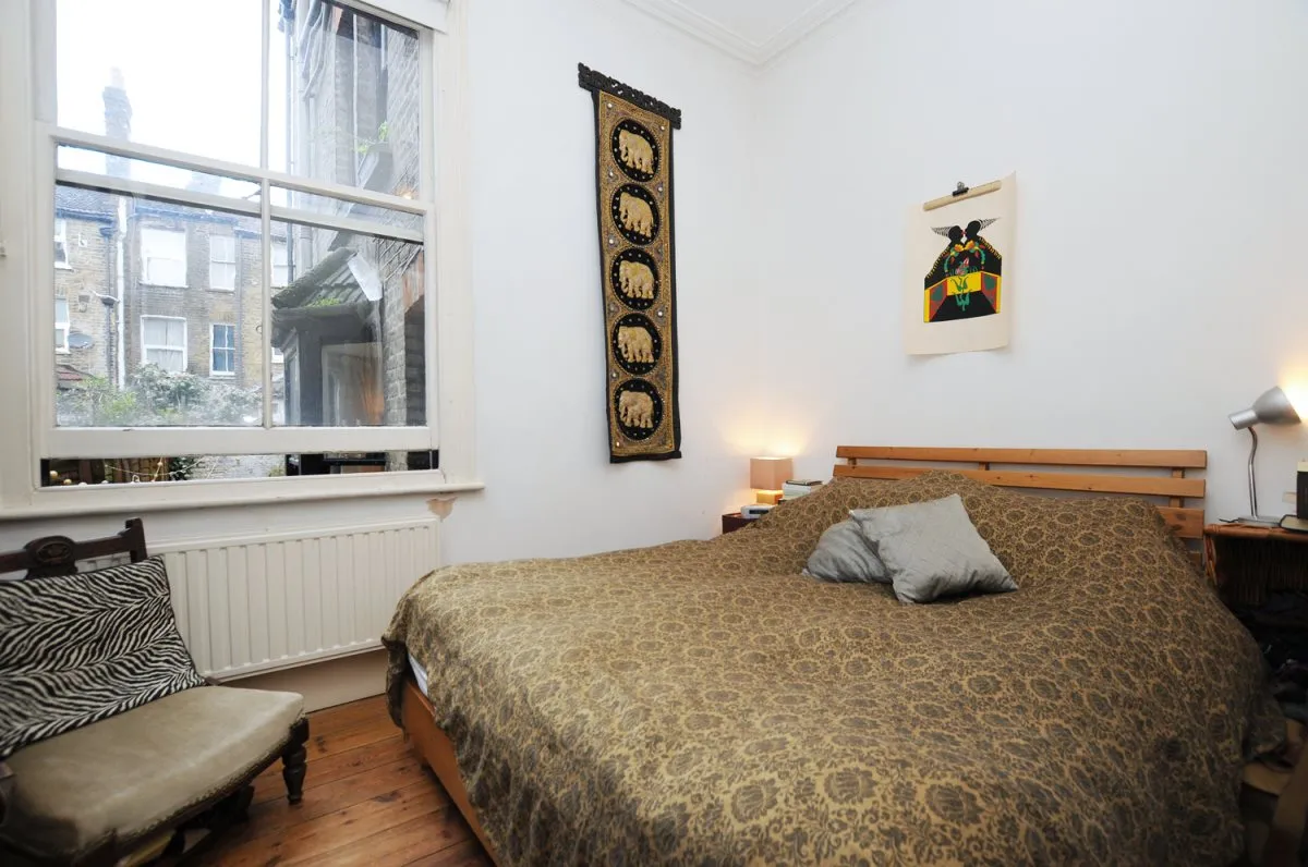Flat Princess May Road in Greater London