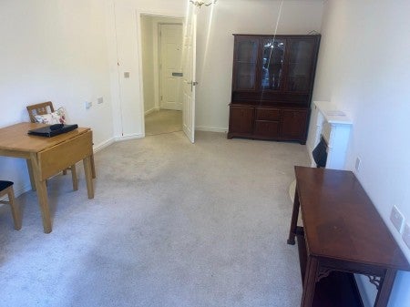 Flat Wortley Road in Highcliffe-on-Sea