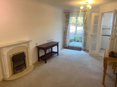 Flat Wortley Road in Highcliffe-on-Sea