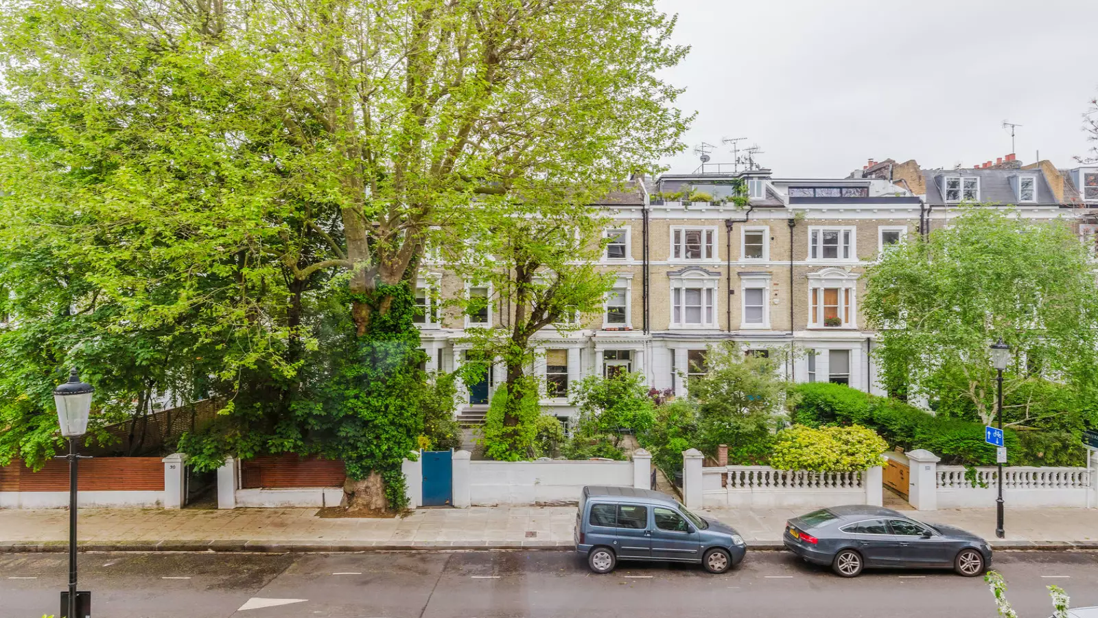 Flat Russell Road in Greater London
