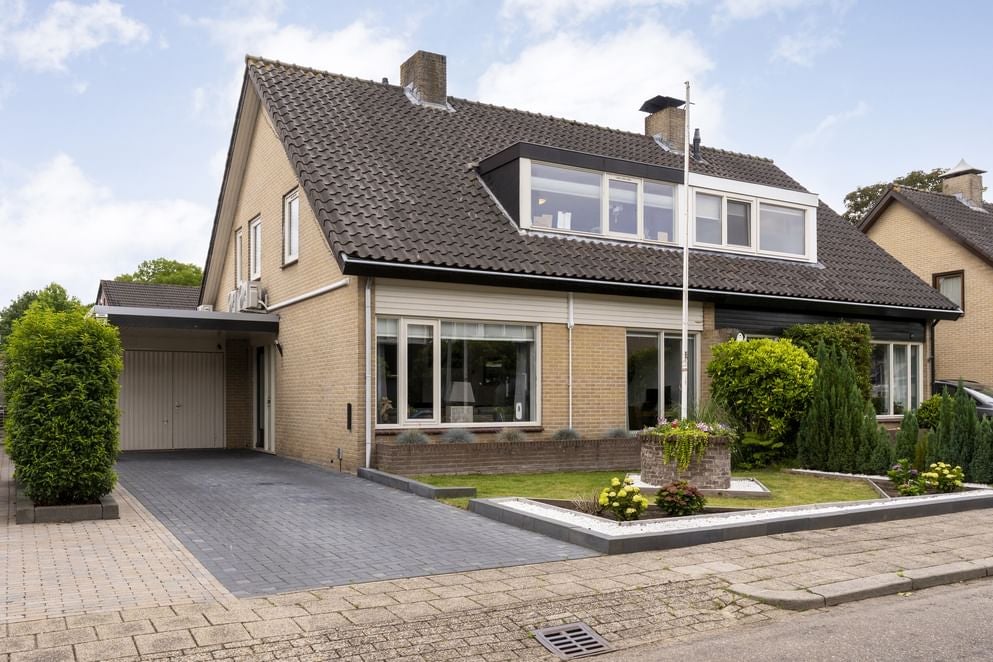 Huis Laarwoud 23 in Almelo