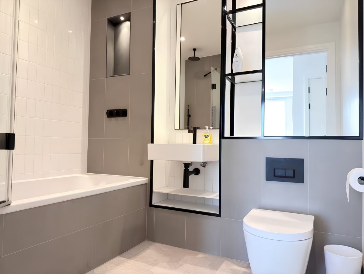 Flat Beresford Avenue in Greater London