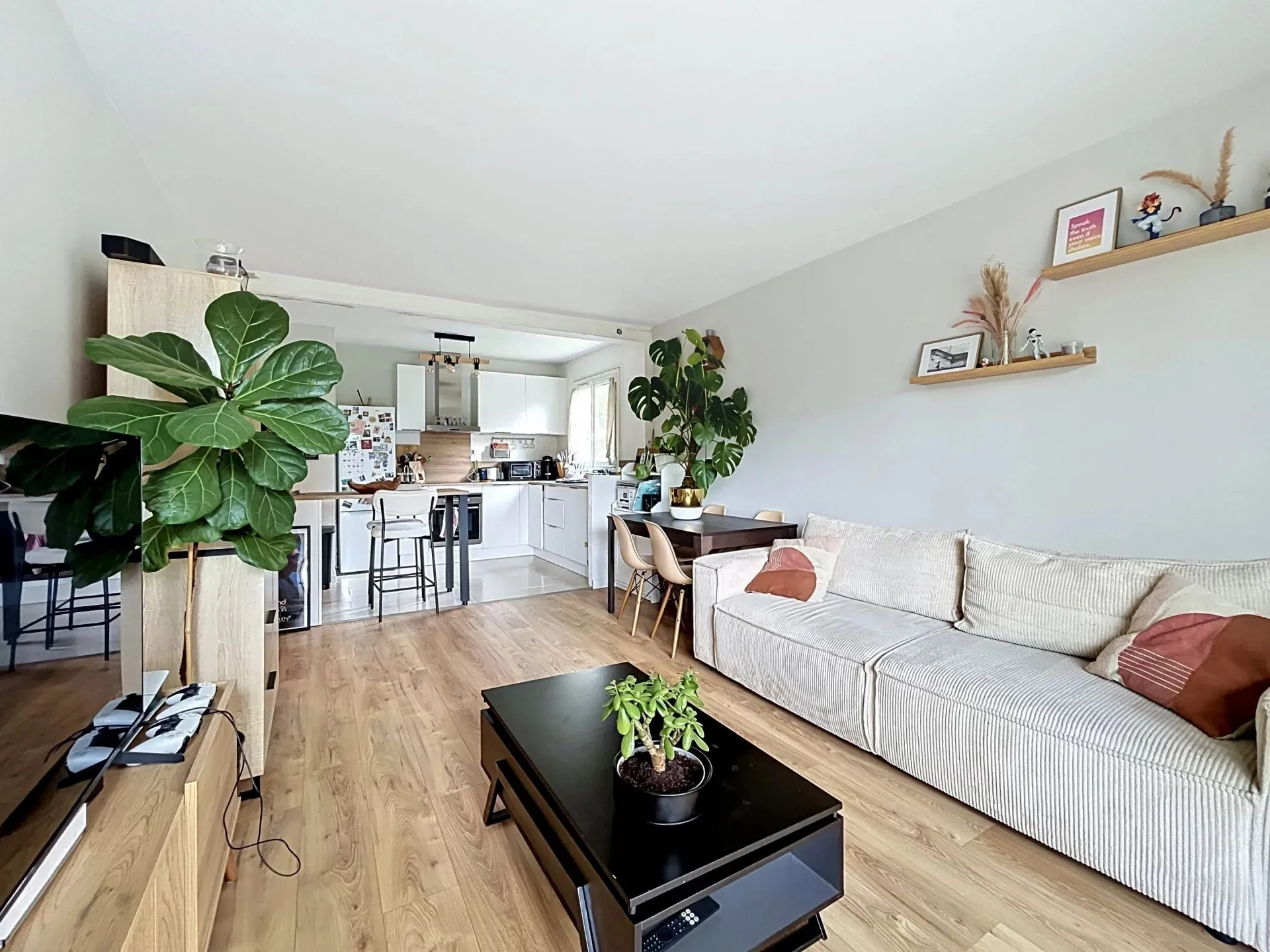 Appartement Avenue Paul Vaillant-Couturier à Paray-Vieille-Poste