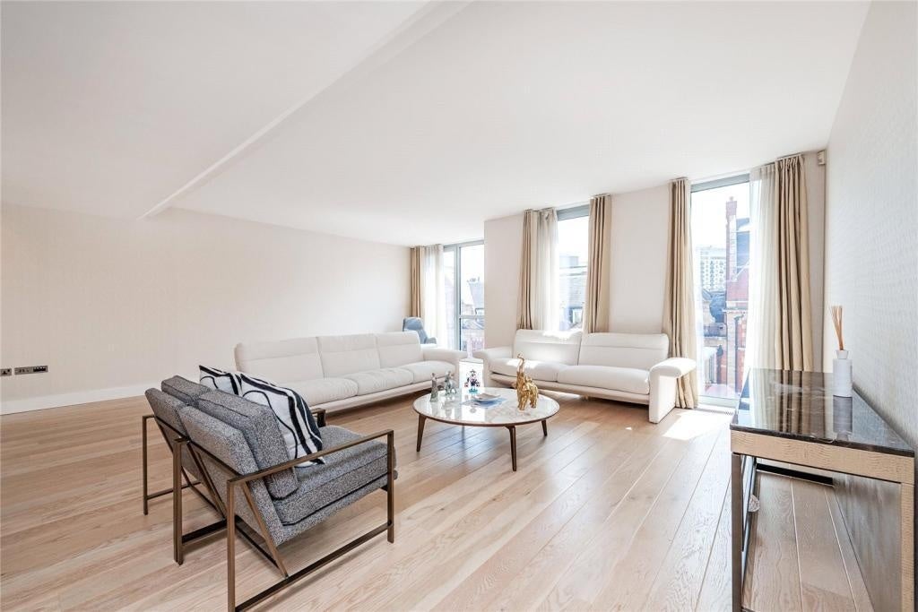 Flat Brompton Road in City of Westminster