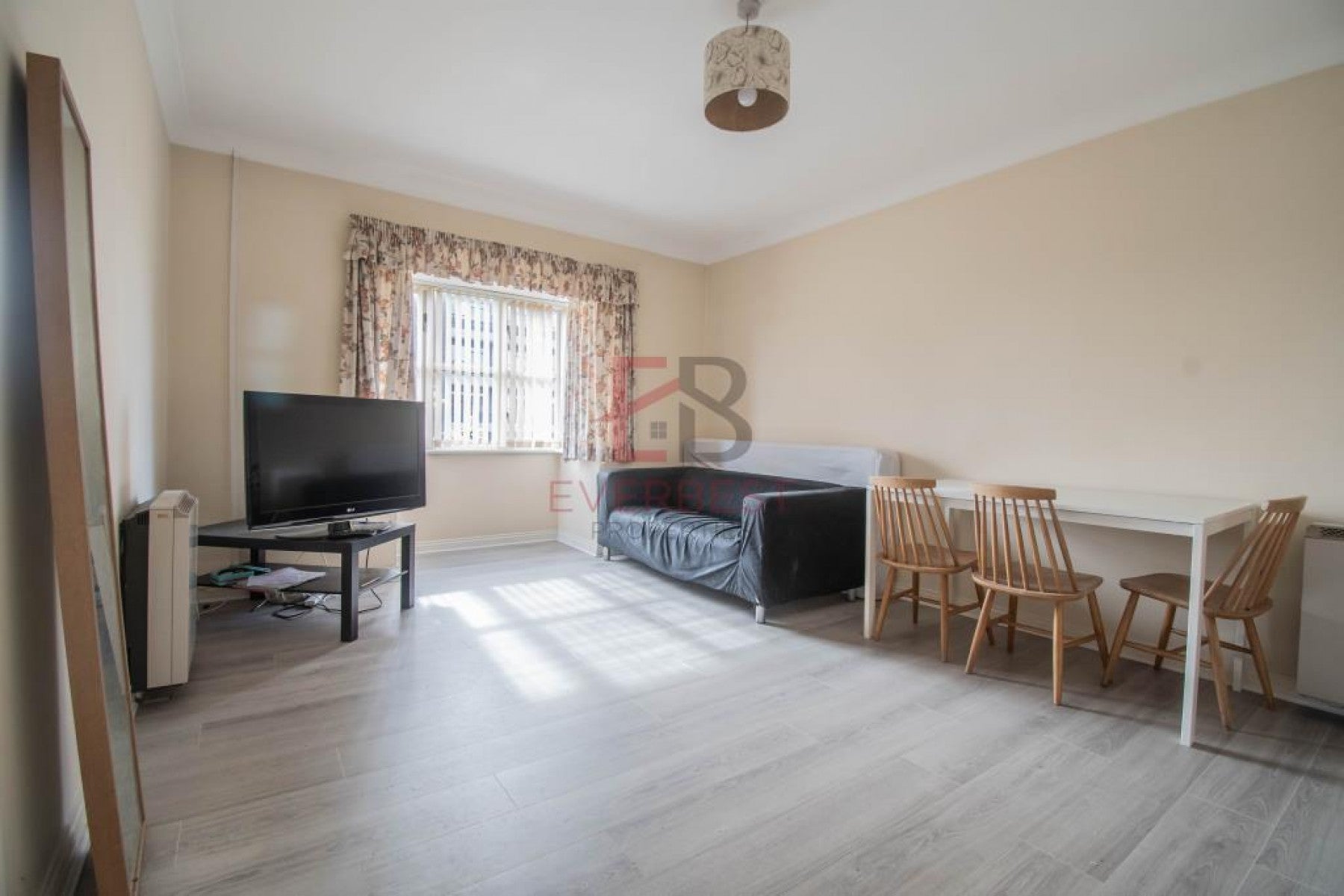 Flat Brinkburn Court in Newcastle upon Tyne