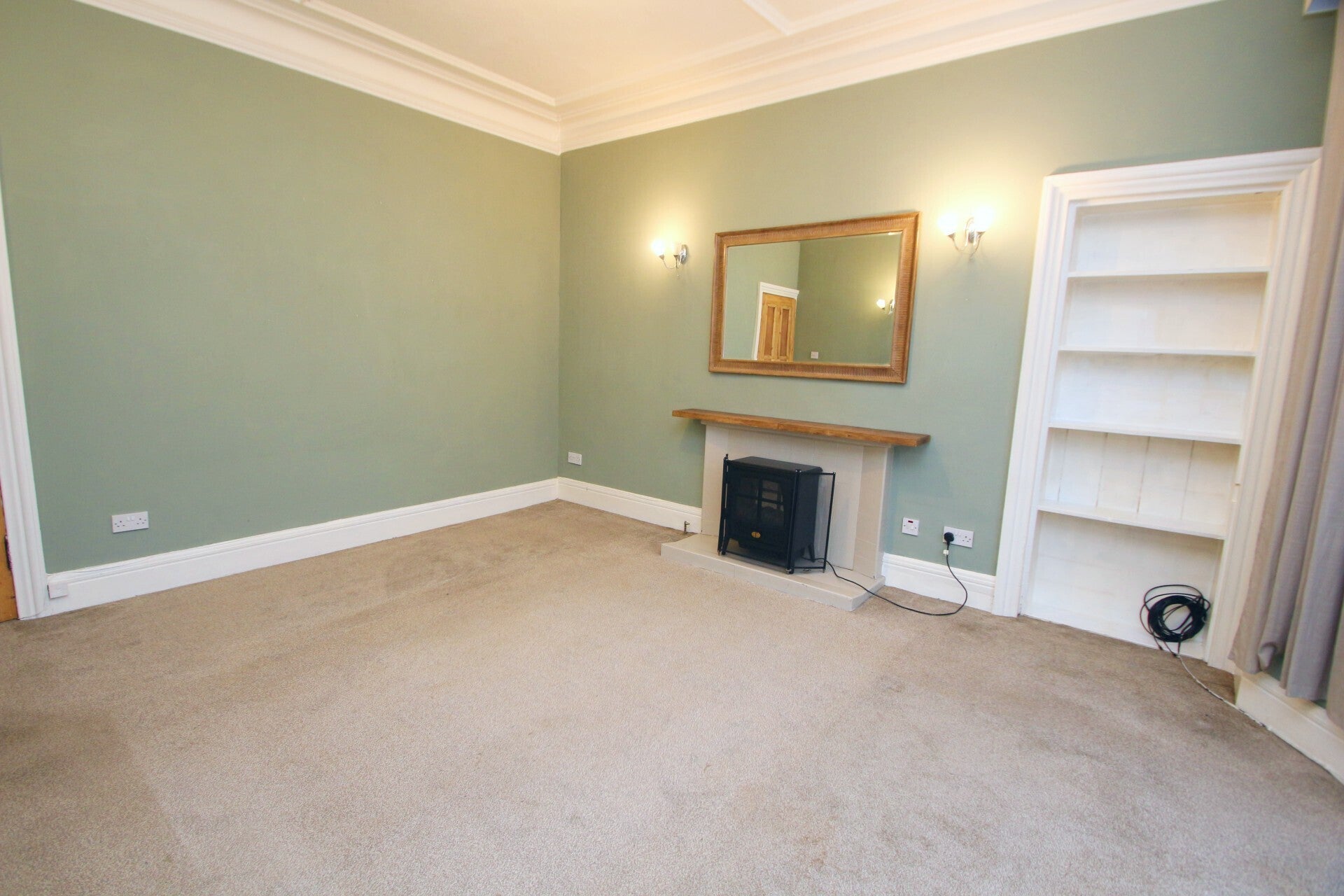 Flat Lochside Street in Glasgow
