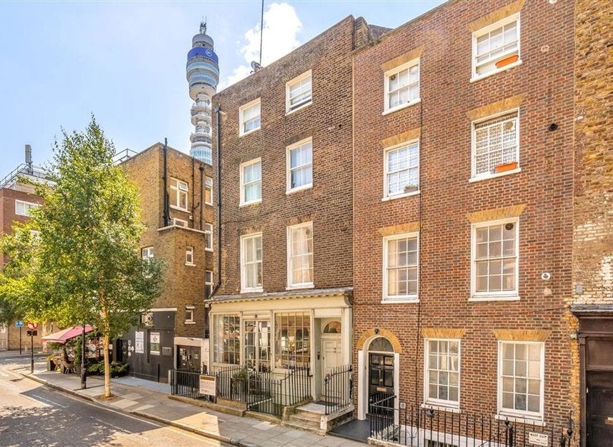 Flat Warren Street in Greater London