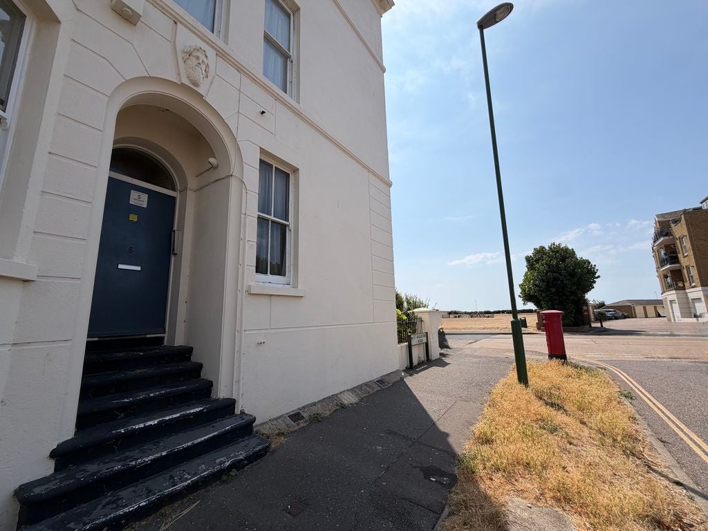 Flat St Augustine Road in Arun