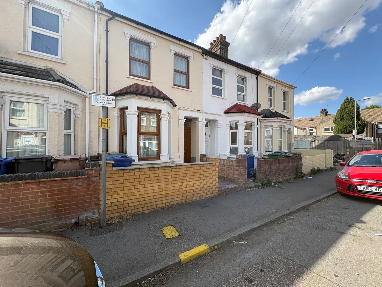 House Bradbourne Road in Grays