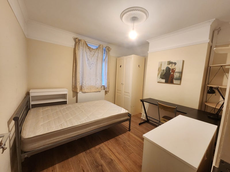 Room Lottie Road in Birmingham