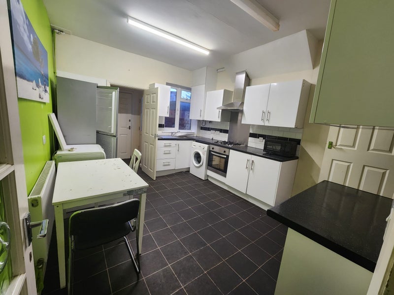 Room Lottie Road in Birmingham