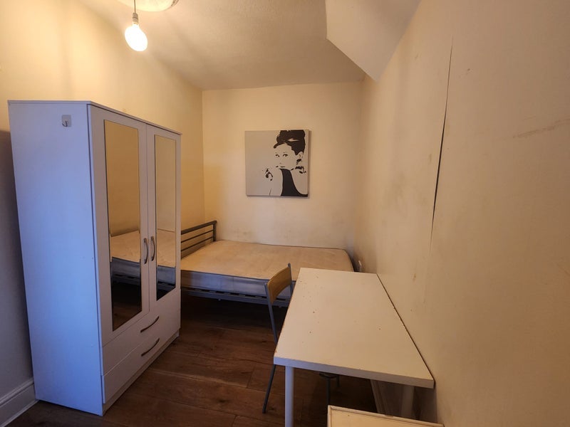 Room Lottie Road in Birmingham