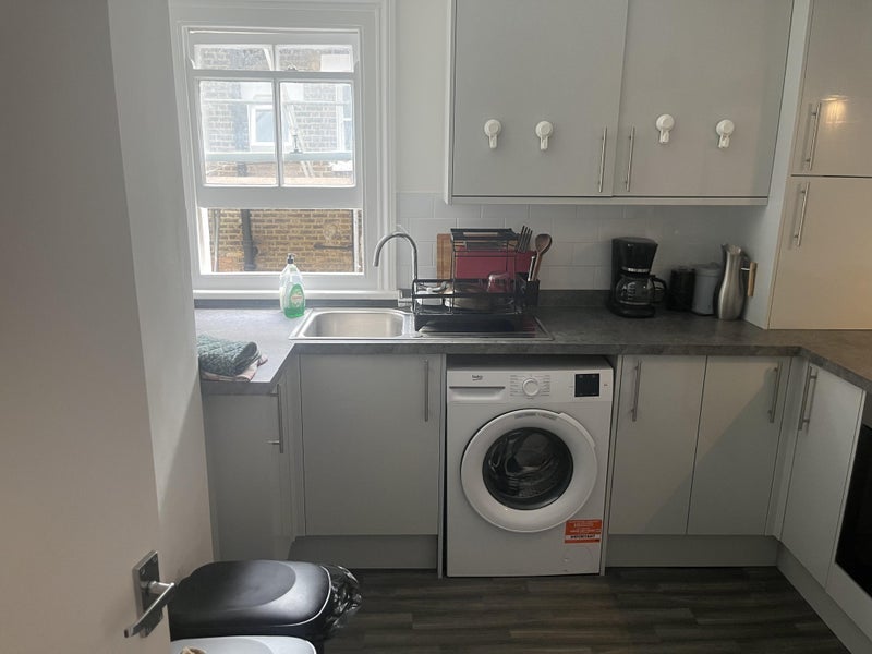 Room Jerningham Road in Greater London