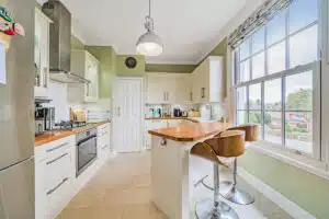 Flat Southlands Grove in Greater London