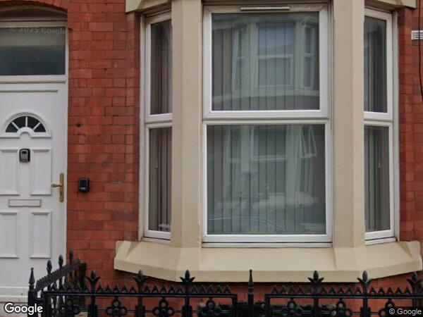 Room Leopold Road in Liverpool
