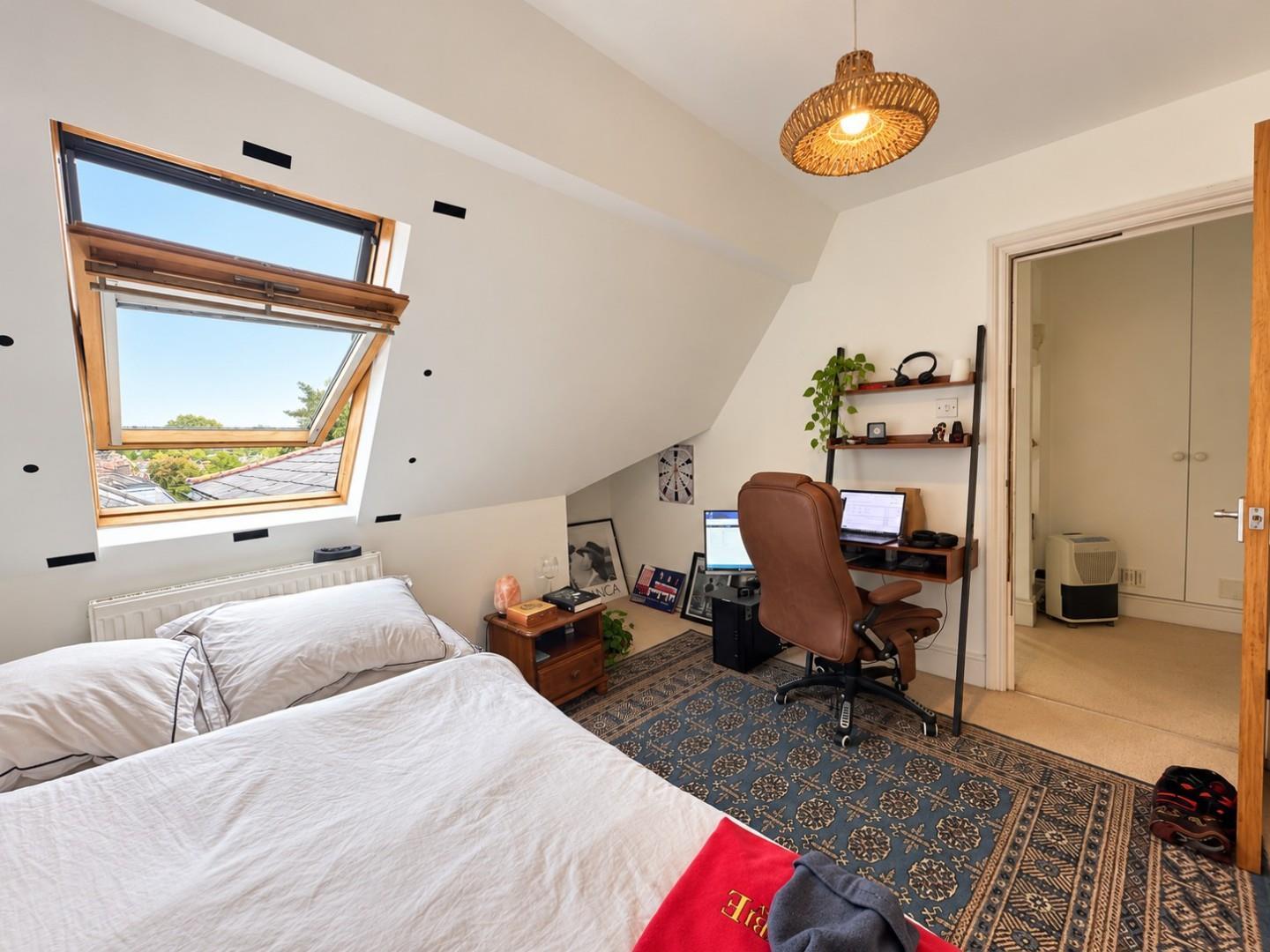 Flat Adys Road in Greater London