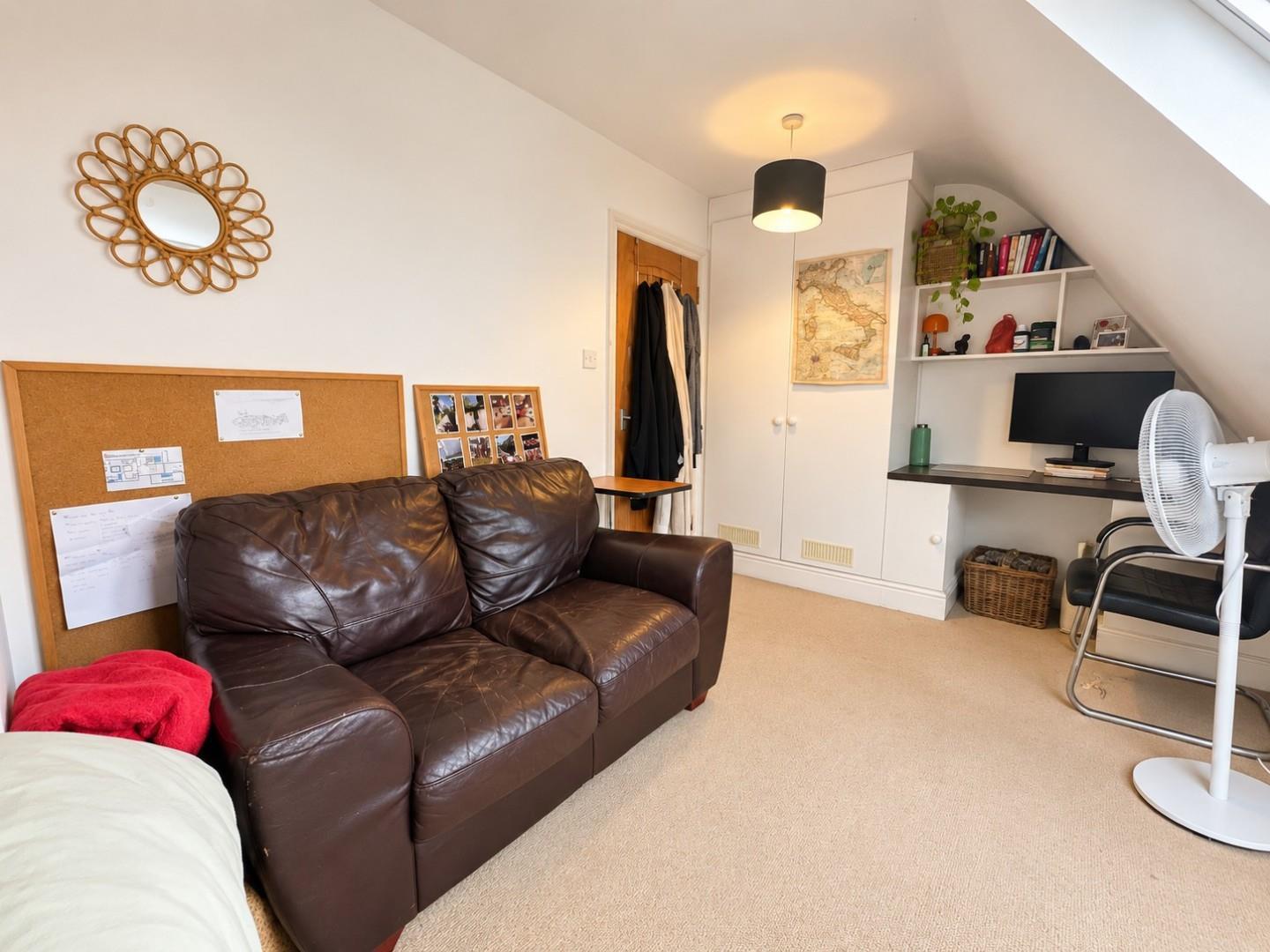 Flat Adys Road in Greater London