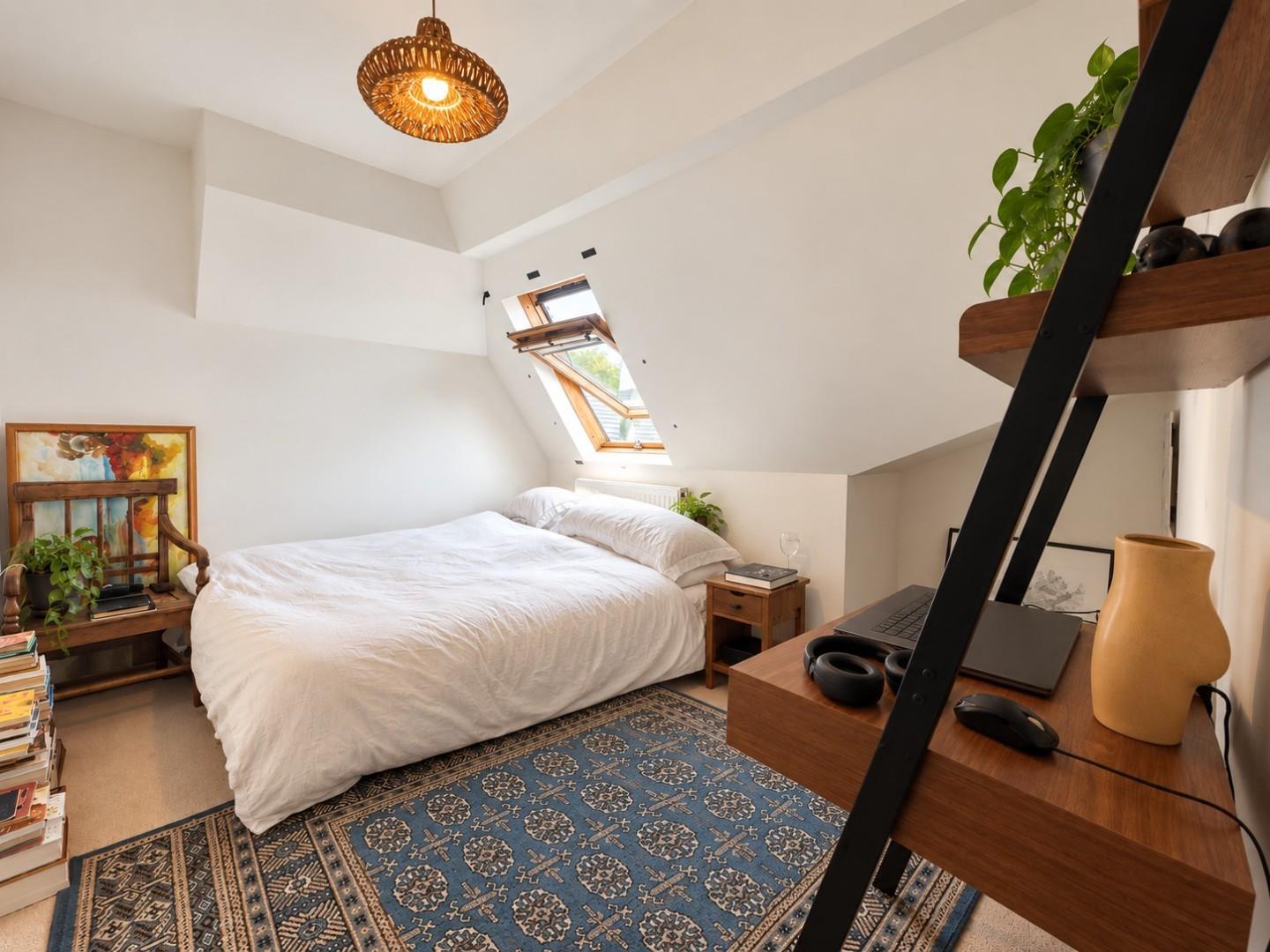 Flat Adys Road in Greater London