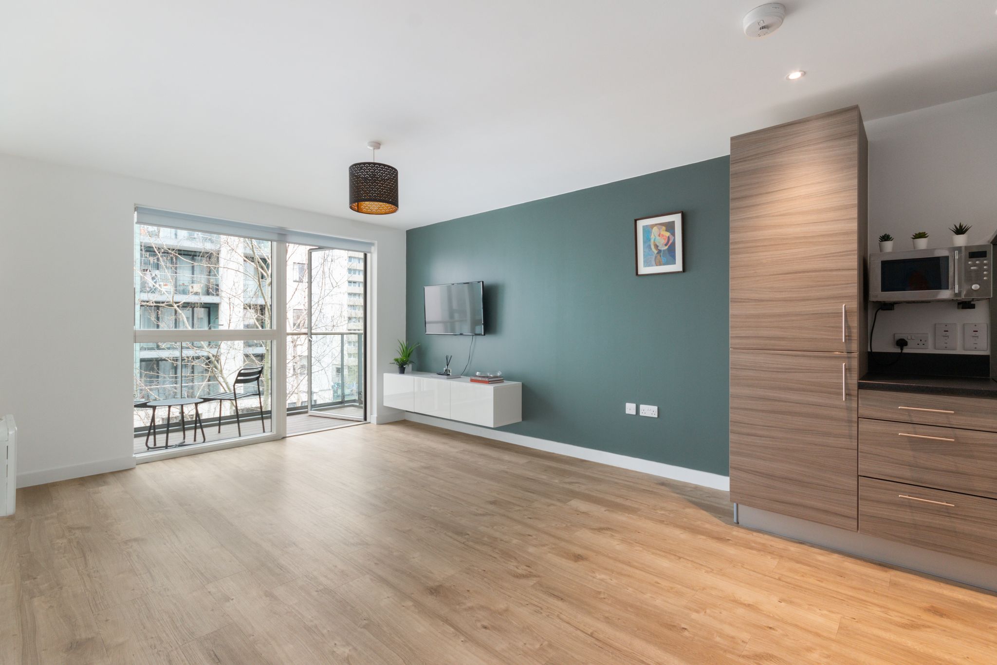 Flat Pump House Crescent in Greater London
