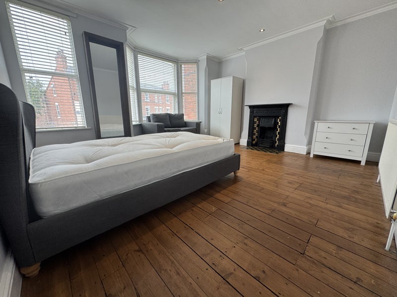 Room Colwick Road in Nottingham
