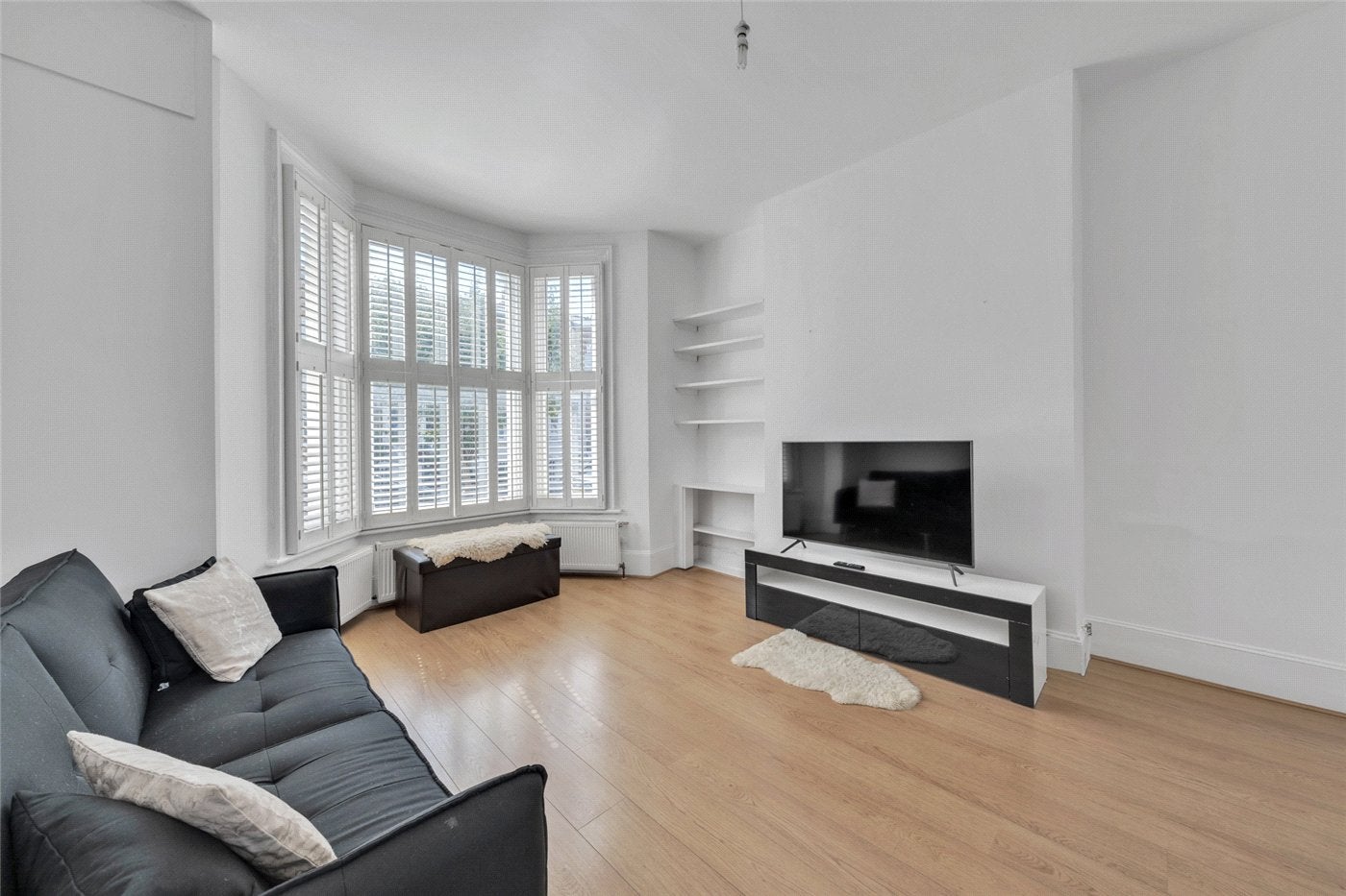 Flat Lydford Road in City of Westminster