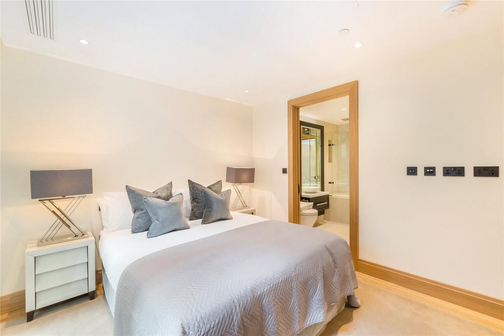 Flat Great Castle Street in City of Westminster