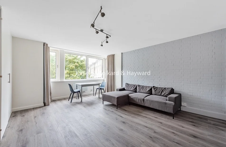 Flat Beaumont Walk in Greater London