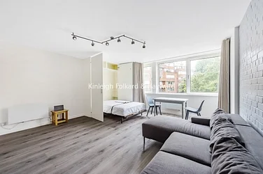 Flat Beaumont Walk in Greater London