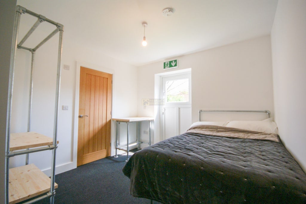 Room Bristol Road in Birmingham